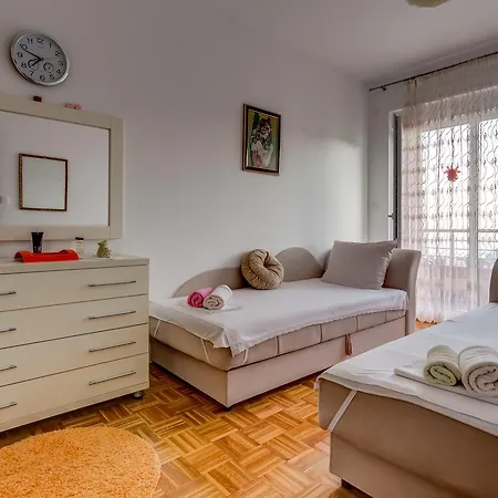 Apartment Bay Line
